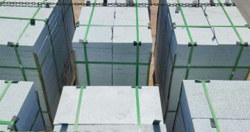 宁德 芝麻白花岗岩5公分地铺石 花岗岩厂家工厂装车日常