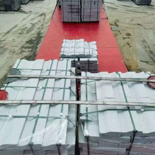 宁德 芝麻白仿形加直形路沿石出货日常