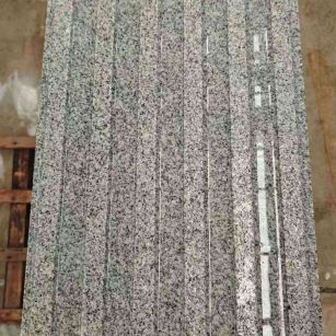 宁德 芝麻白花岗岩荔枝面雕刻盲道，盲条