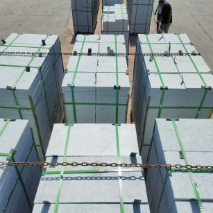 宁德 芝麻白花岗岩5公分地铺石 花岗岩厂家工厂装车日常