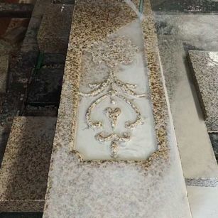 宁德 黄金麻花岗岩异形加工雕刻栏杆大柱