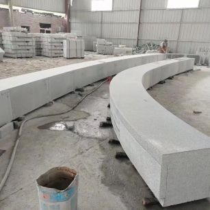 宁德芝麻白花岗岩石板材 园林光面弧形坐凳