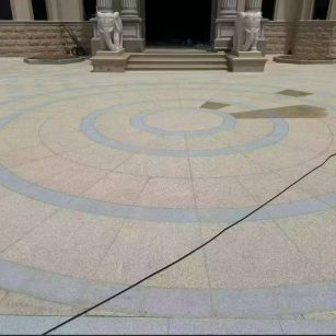 宁德 黄金麻芝麻灰花岗岩石材地铺拼接效果