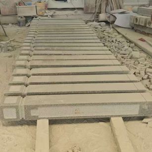 宁德 芝麻白异形加工雕刻-栏杆大柱，方柱