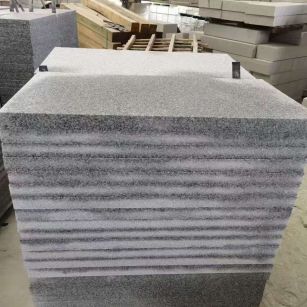 宁德 芝麻白5公分火烧地铺成品，900*400，规格可定制