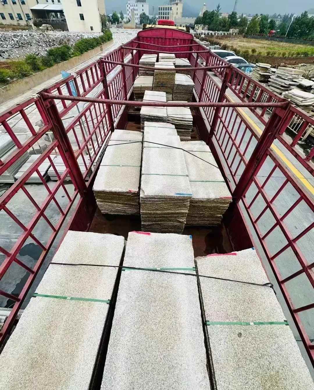 宁德 黄金麻花岗岩荔枝面，光面毛板装车完成