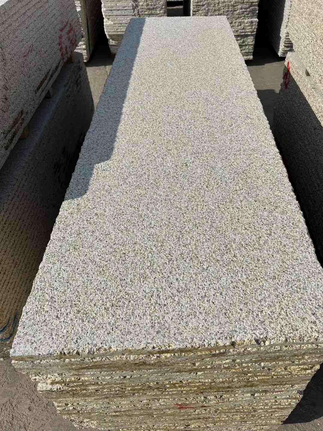 宁德 黄金麻花岗岩荔枝面毛板，半成品