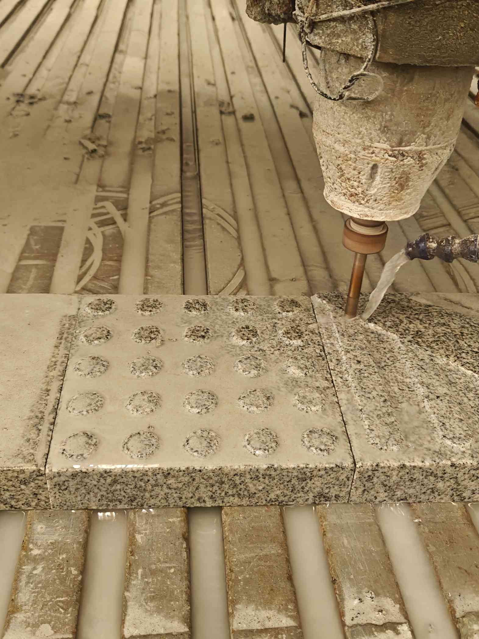 宁德 芝麻白花岗岩石材盲人石、盲道石、盲点石