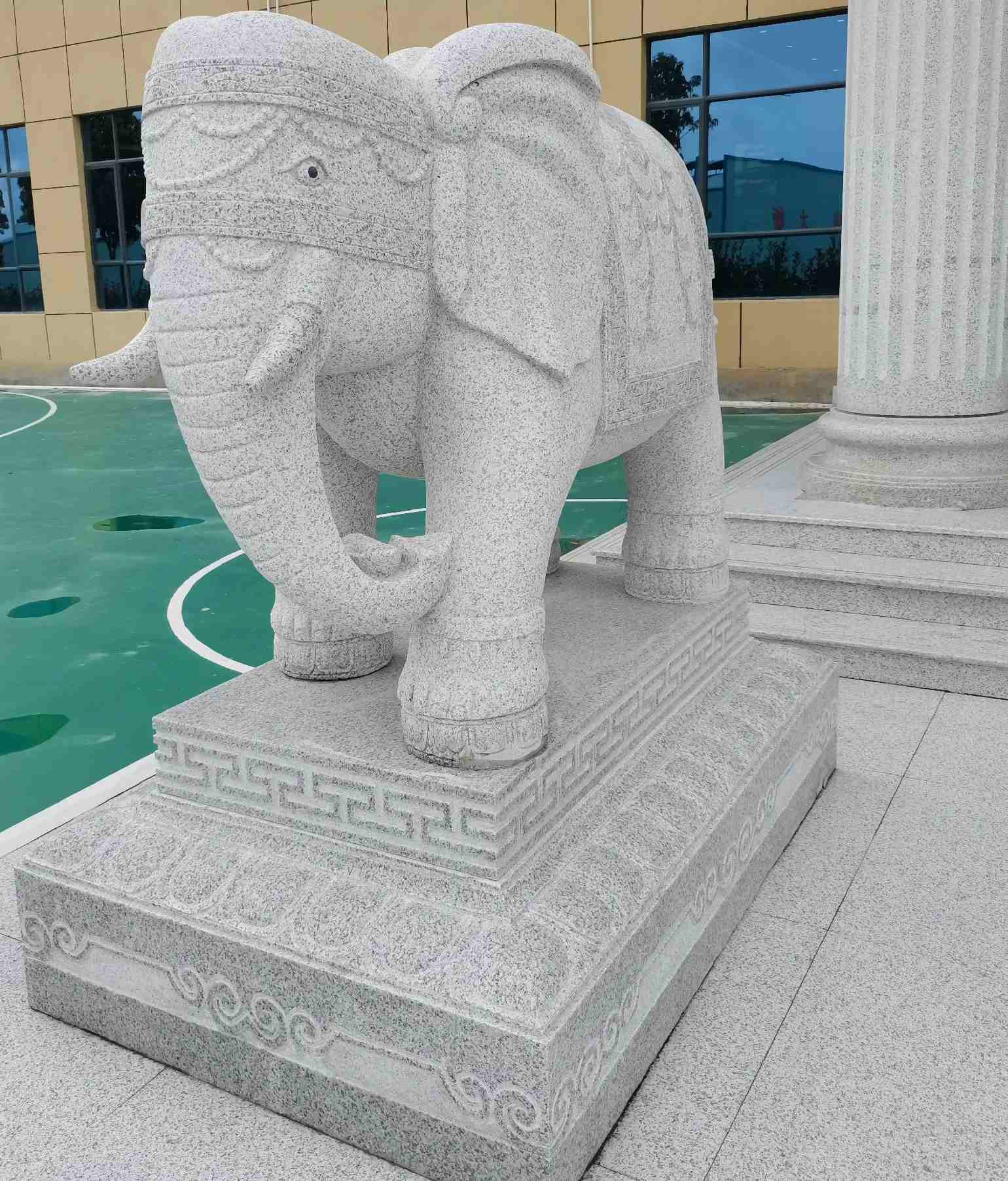 宁德 白麻花岗岩动物异形石雕-大象