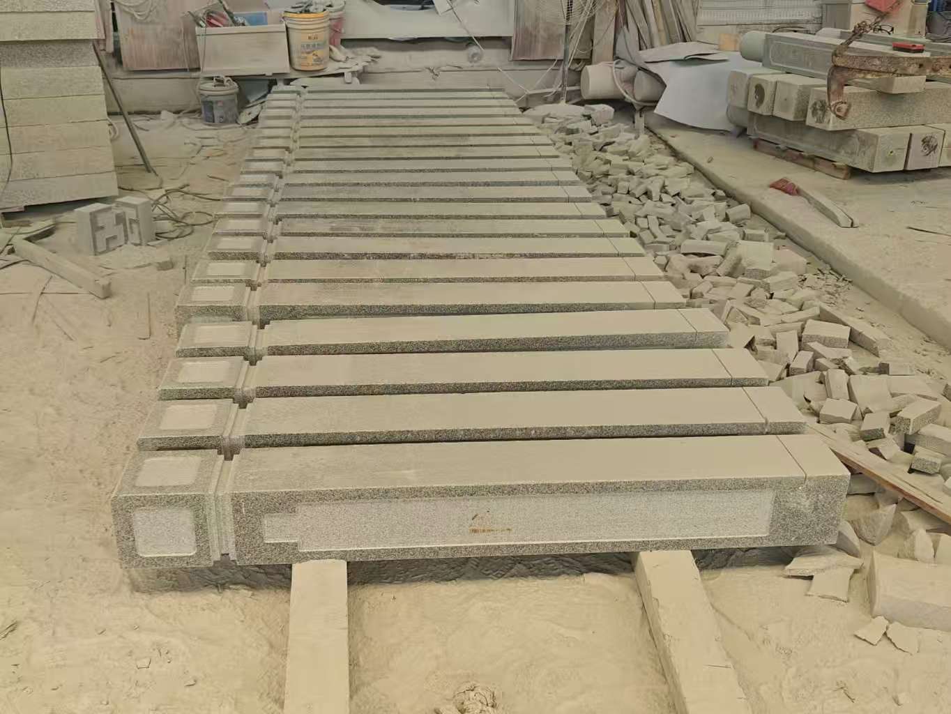 宁德 芝麻白异形加工雕刻-栏杆大柱，方柱