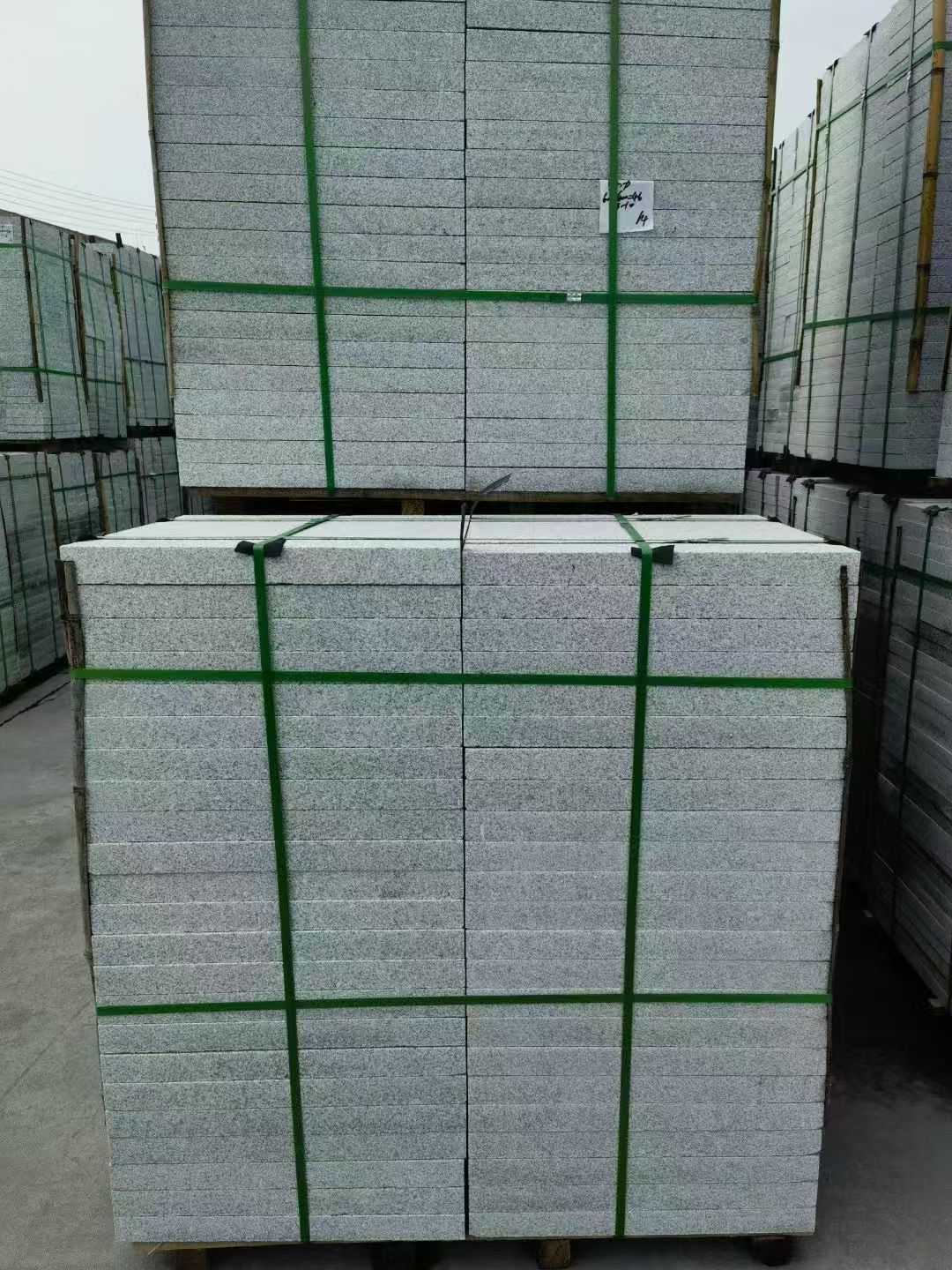 宁德 芝麻白火烧，园林广场市政工程地铺石，1.8~5.0厚均有现货