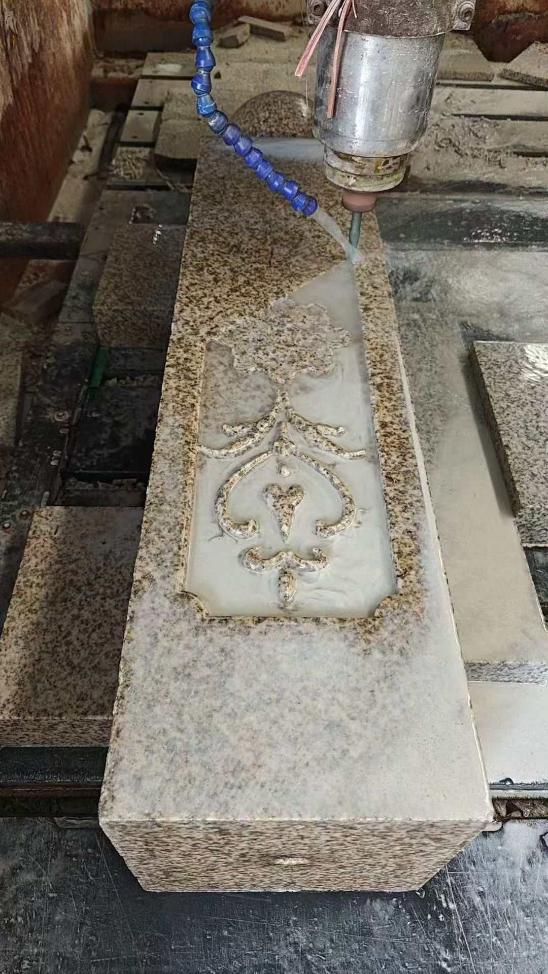 宁德 黄金麻花岗岩异形加工雕刻栏杆大柱