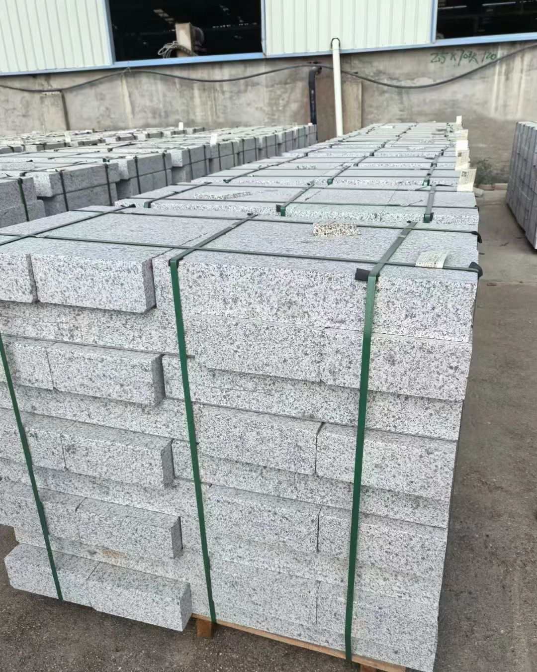 宁德 白麻花岗岩路沿石，弧形路沿石，道牙石，马路牙子，界石，路缘石，平沿石，直岩石，平缘石等