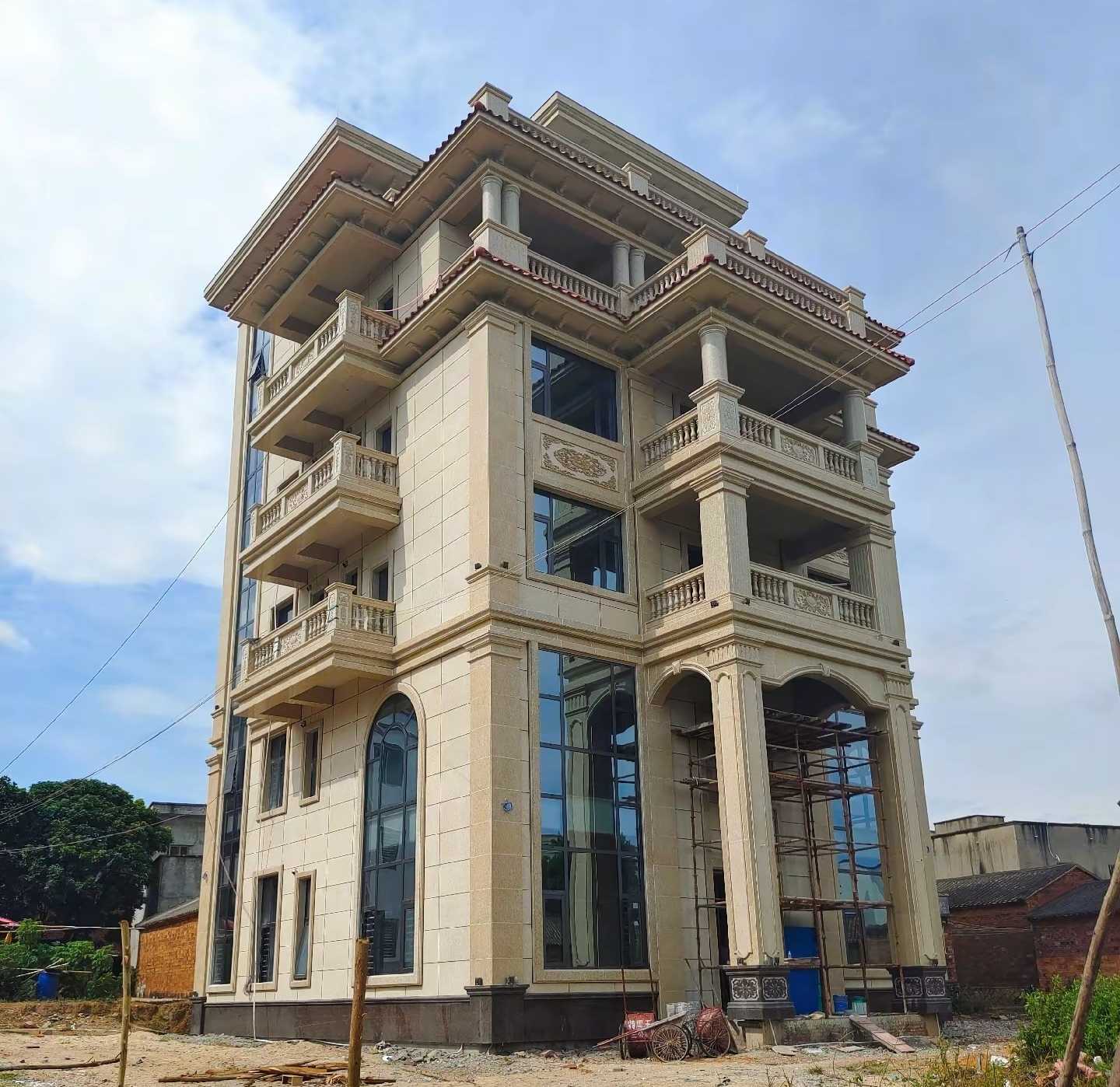 宁德 黄金麻花岗岩石材别墅外墙干挂搭配（雕花栏杆花瓶柱门楼罗马柱）